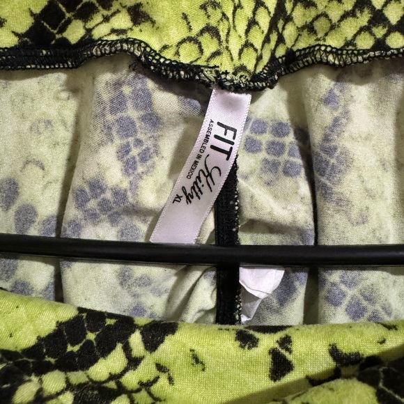 Heather Presley Neon Yellow/Green TWO PIECE SET! - Picture 7 of 7